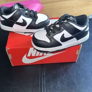 NIKE DUNK LOW PANDAS 7C